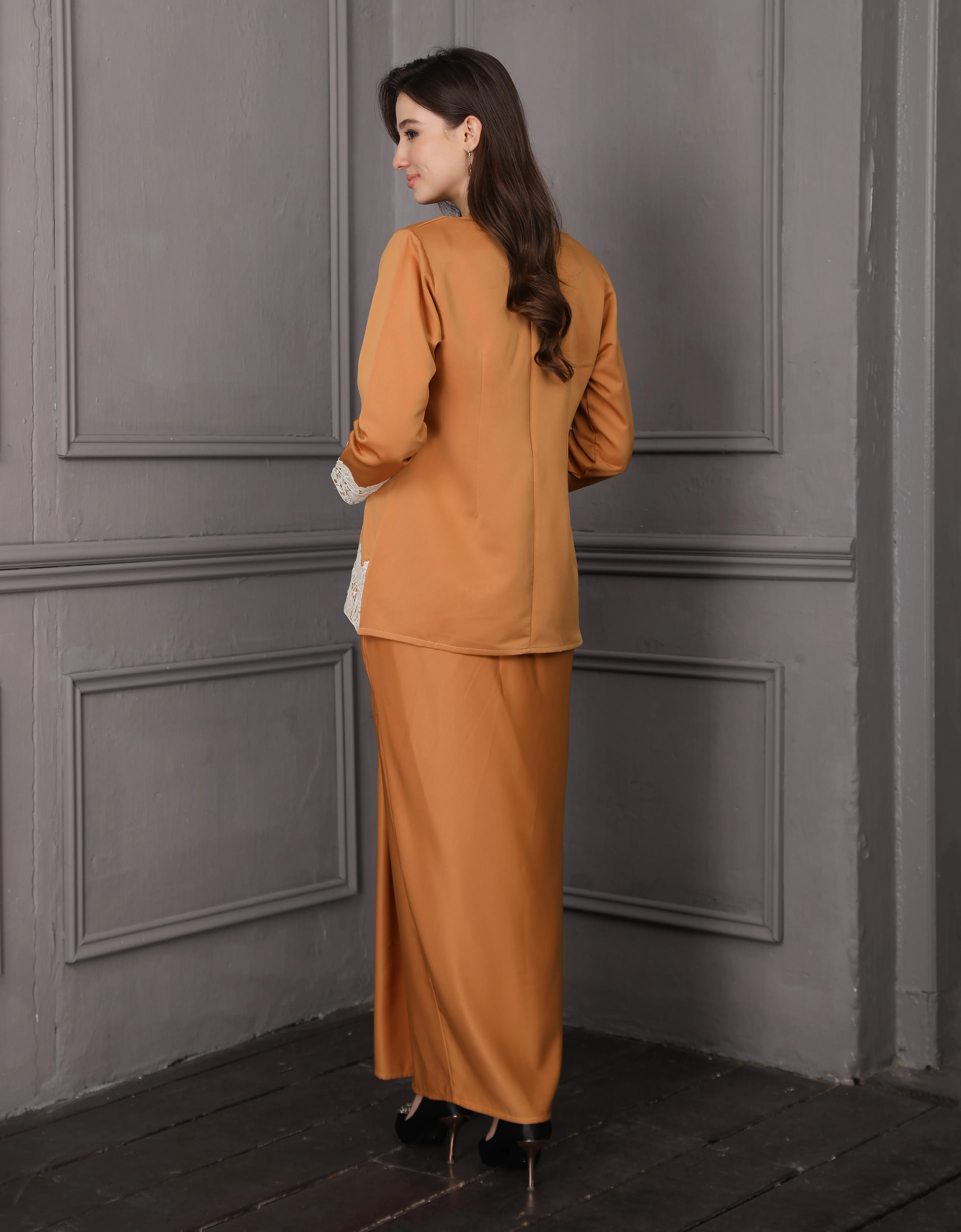 BAJU KURUNG KEDAH JULYA (TANGERINE)