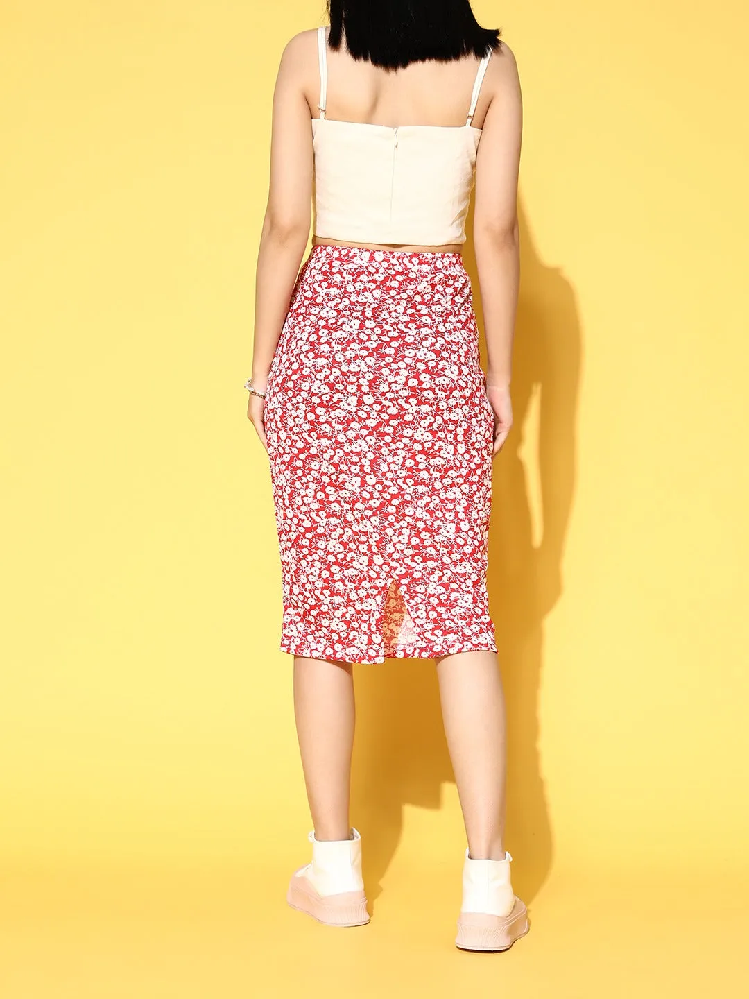 Berrylush Women Red & White Floral Printed Slip-On Straight Hem Pencil Midi Skirt