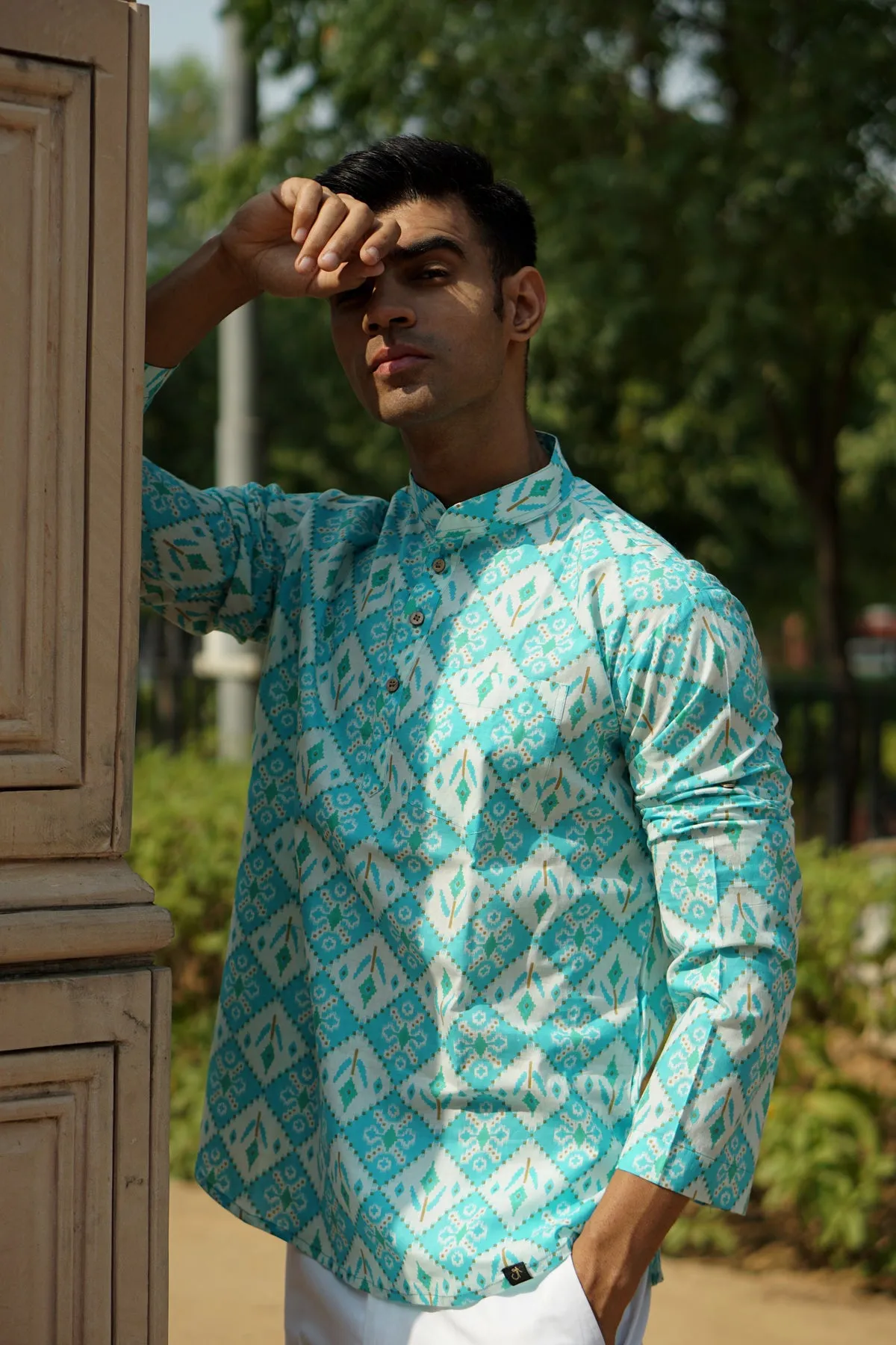 Blue & White Ethinc Motifs Handblock Printed Short Kurta