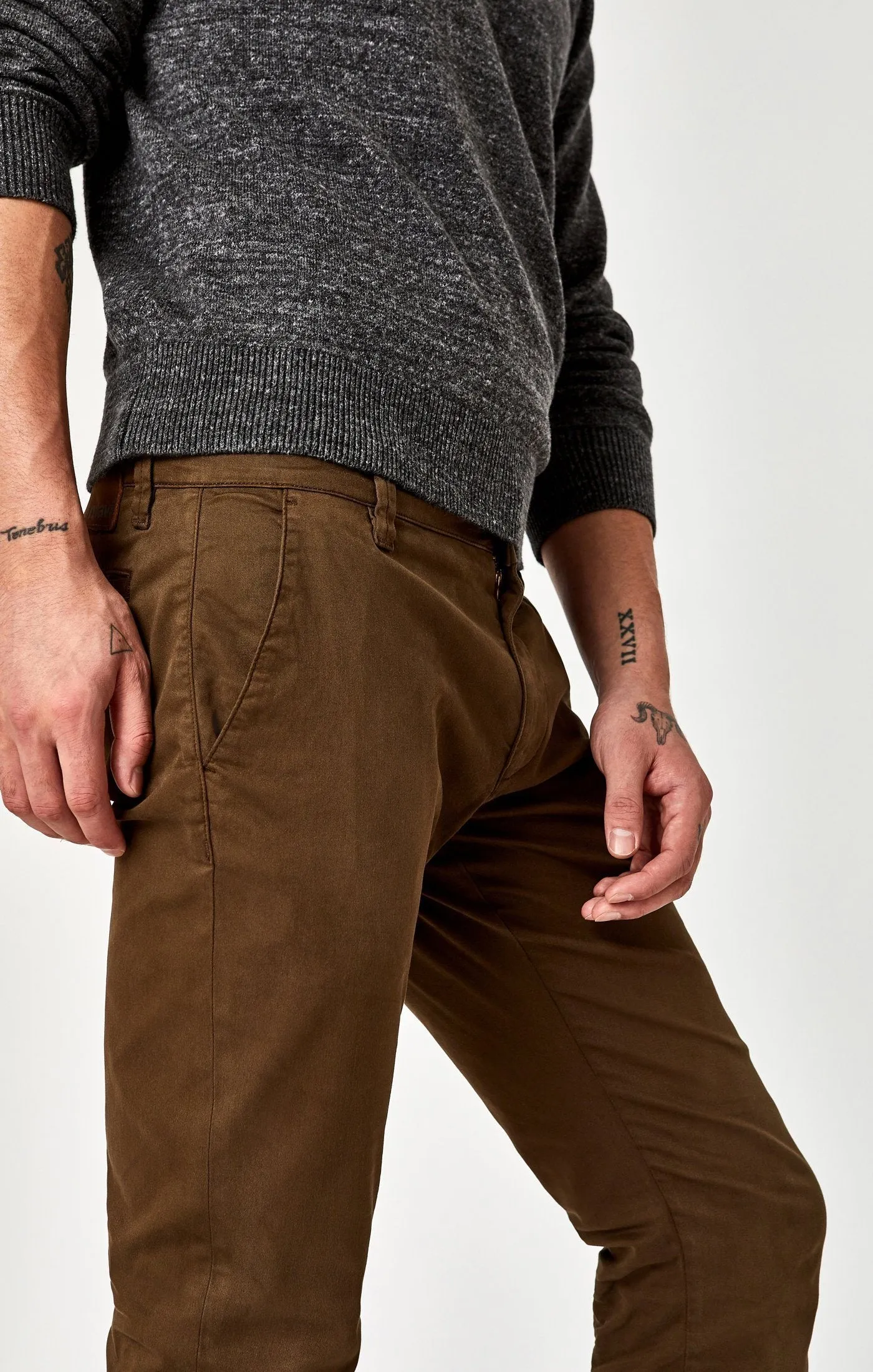 JOHNNY SLIM CHINO IN BROWN TWILL