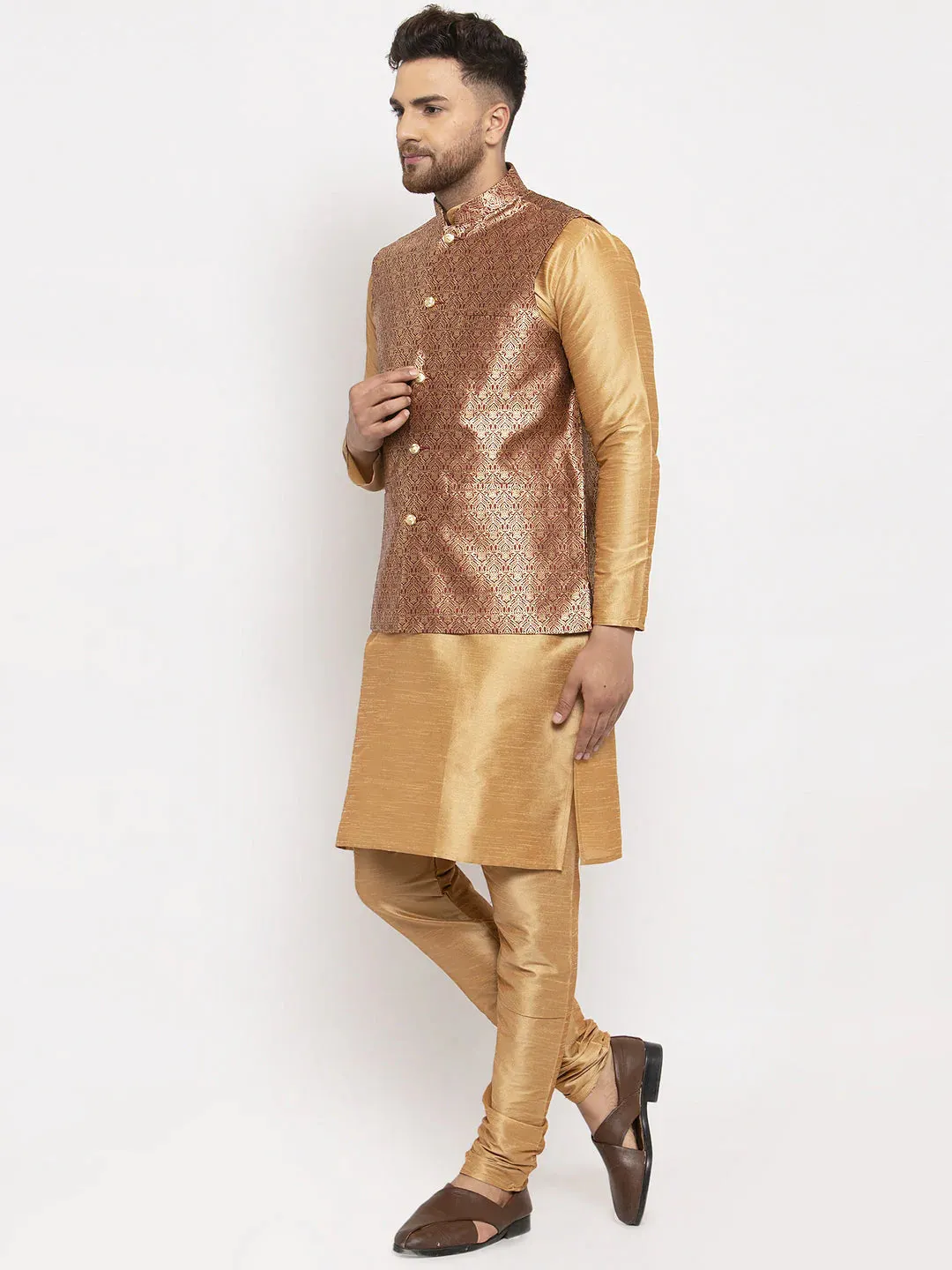 Men'S Solid Dupion Kurta Pajama With Woven Jacqaurd Waistcoat