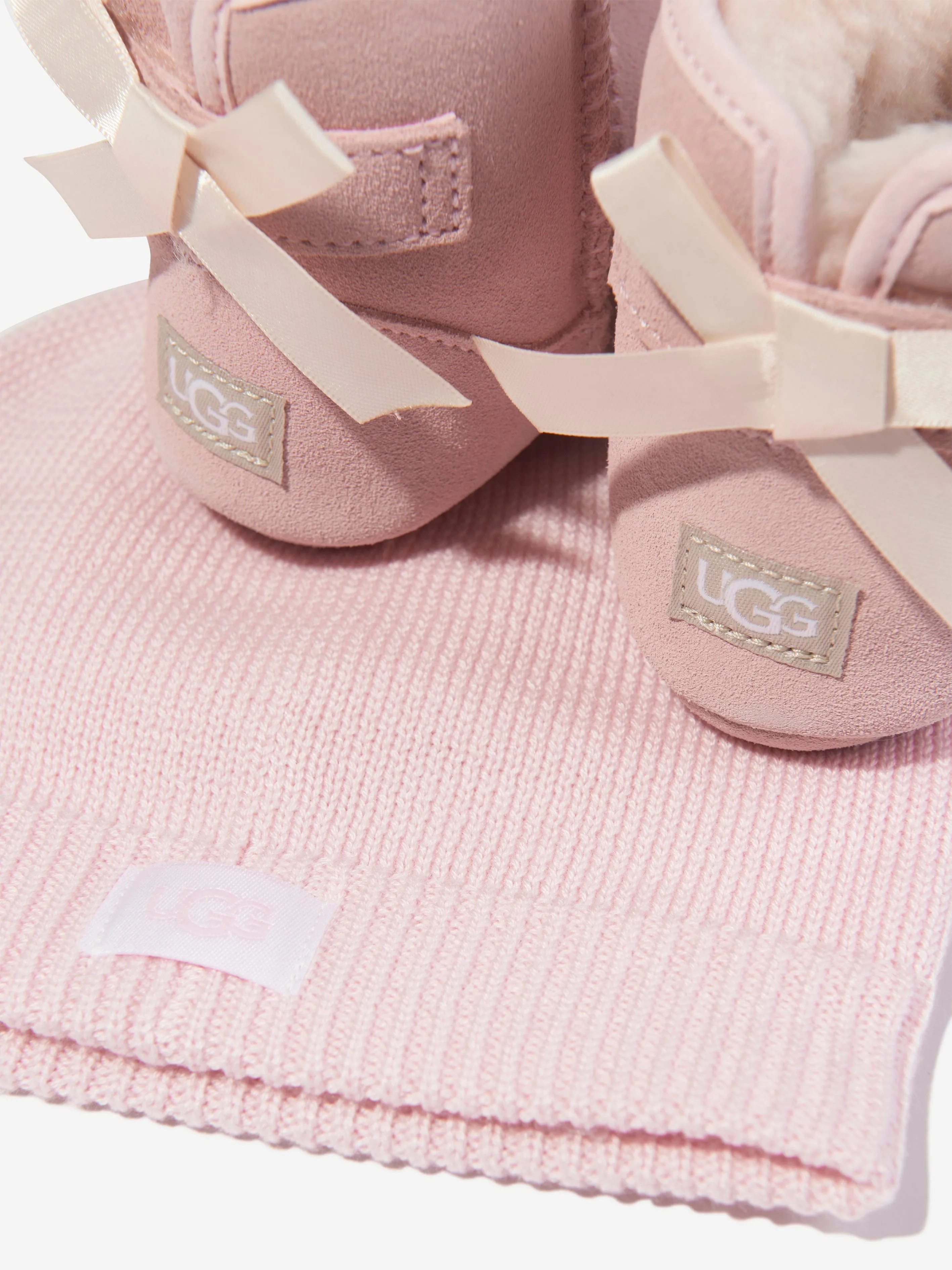 UGG Baby Girls Jesse Bow II And Beanie Gift Set